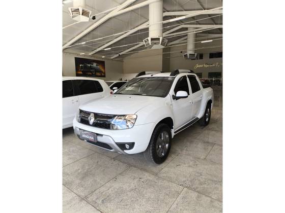RENAULT DUSTER OROCH 1.6 16V SCE FLEX DYNAMIQUE MANUAL RENAULT DUSTER OROCH 1.6 16V SCE FLEX DYNAMIQUE MANUAL